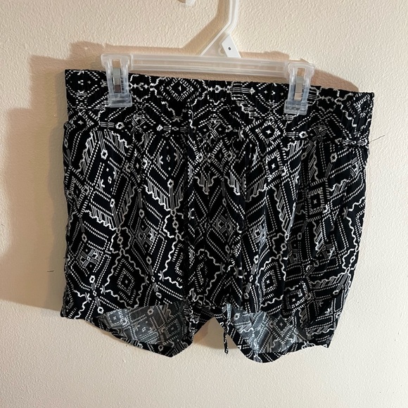 MAMA By H&M Cloth Shorts h&m mama shorts black Stamp stamps size 12 - Picture 2 of 14
